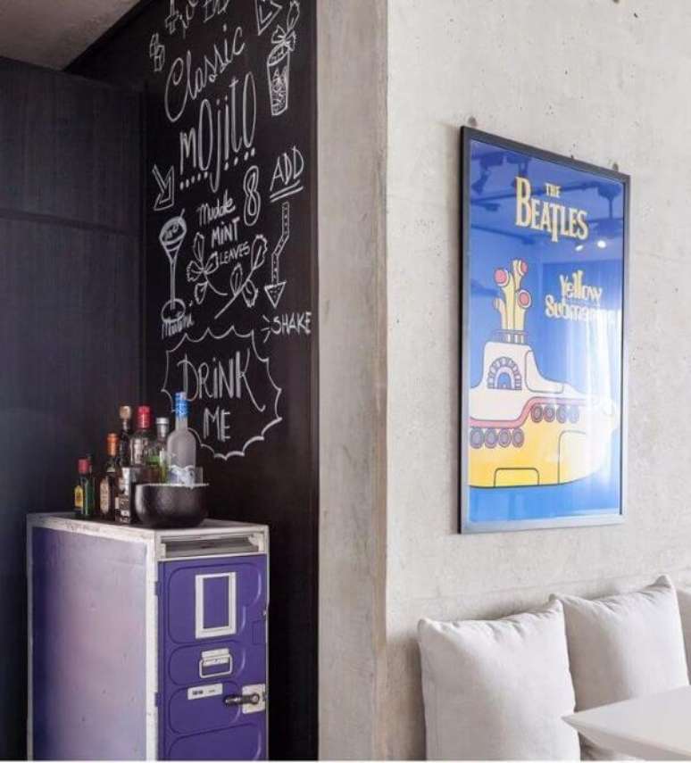 20. Lettering na parede do bar pequeno &ndash; Foto Now Arquitetura