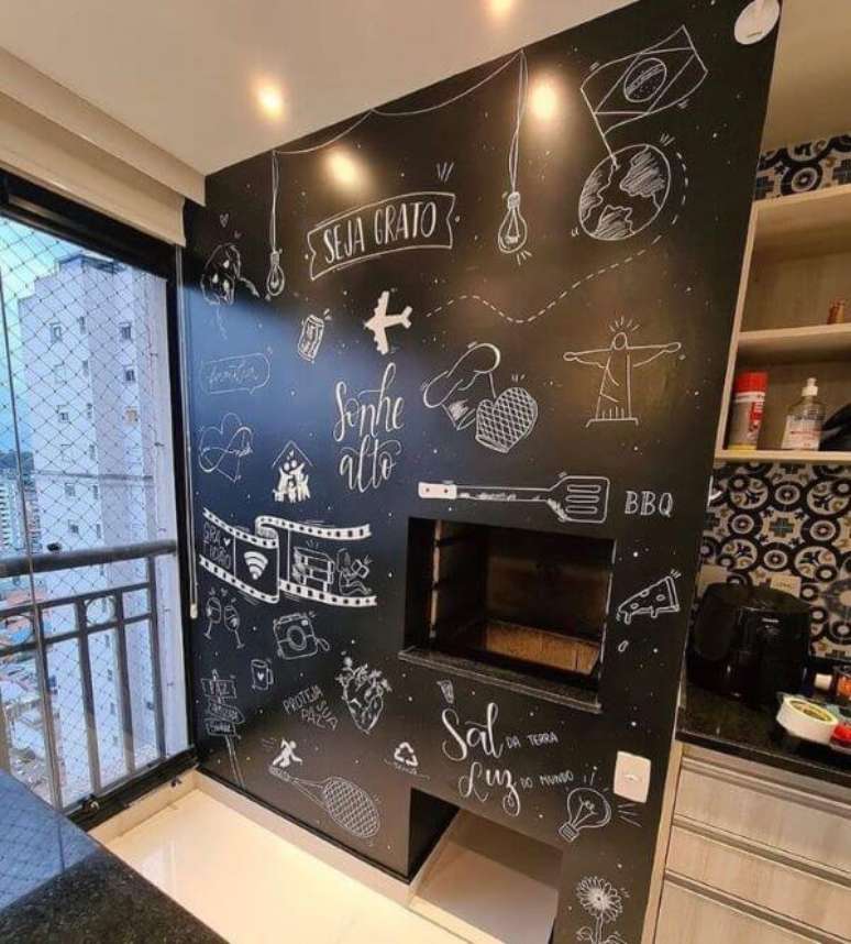 19. Lettering na parede da churrasqueira gourmet &ndash; Foto Eliza Lauretto