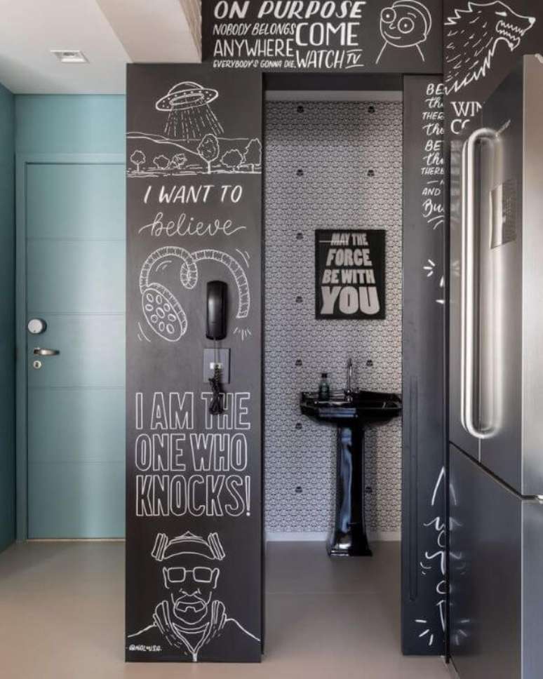 16. Lettering na parede da cozinha moderna – Foto Marina Carvalho