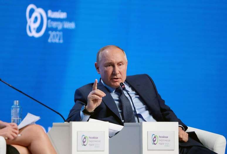 Presidente da Rússia, Vladimir Putin, participa de evento internacional sobre energia em Moscou
13/10/2021 Sputnik/Mikhail Metzel/Pool via REUTERS