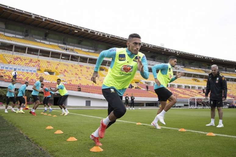 Raphinha ganhará chance como titular diante do Uruguai (Foto: Lucas Figueiredo/CBF)