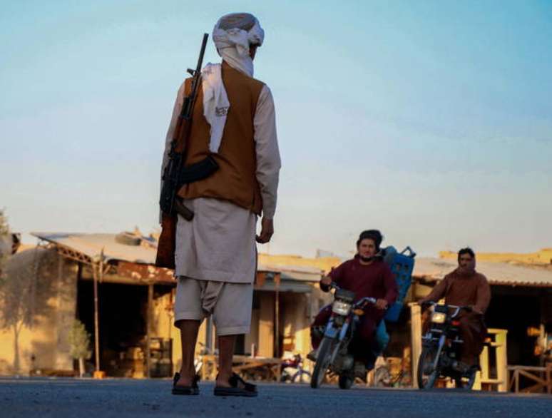 Talibã quer fim de sanções econômicas e reconhecimento formal do governo