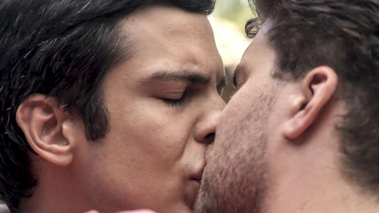 Matheus Solano e Thiago Fragoso em cena da novela Amor à Vida