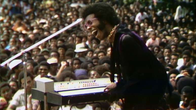 Jimmy Hendrix no documentário "Summer of Soul", que terá sessão aberta no Vale do Anhanagabaú