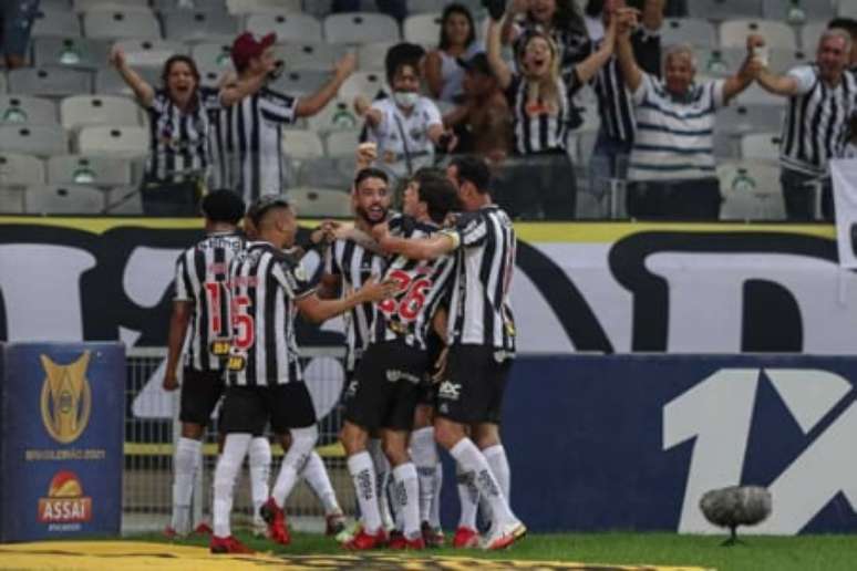 O Galo teve uma noite de muito esforço para bater o Santos-(Foto: Divulgação / Atlético-MG)