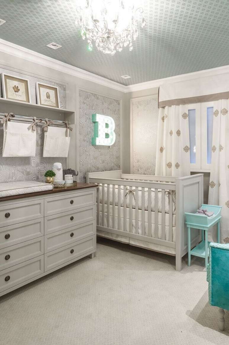 14. Cinza claro para decoração de quarto de bebê unissex – Foto: Home Fashion Trend