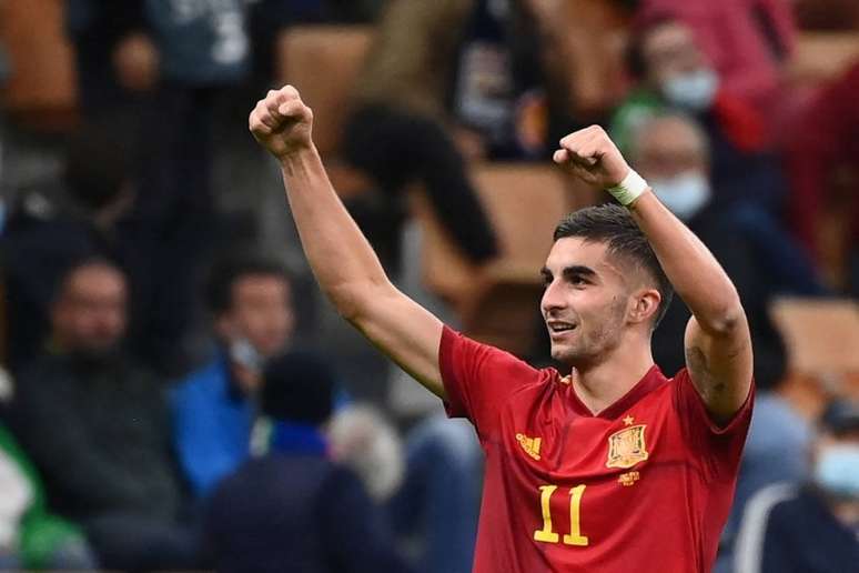 Ferrán Torres se lesionou durante participação na Nations League (Foto: FRANCK FIFE / AFP)