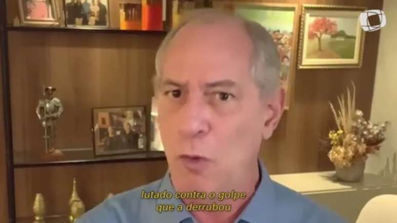 Após embate com Dilma, Ciro volta atrás sobre arrependimento em impeachment.