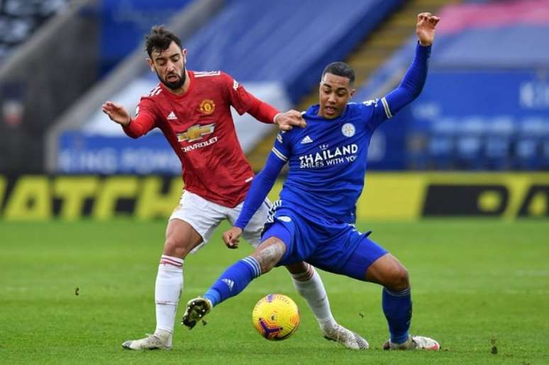 Leicester e Manchester United fizeram grandes duelos na temporada passada (Foto: GLYN KIRK / POOL / AFP)