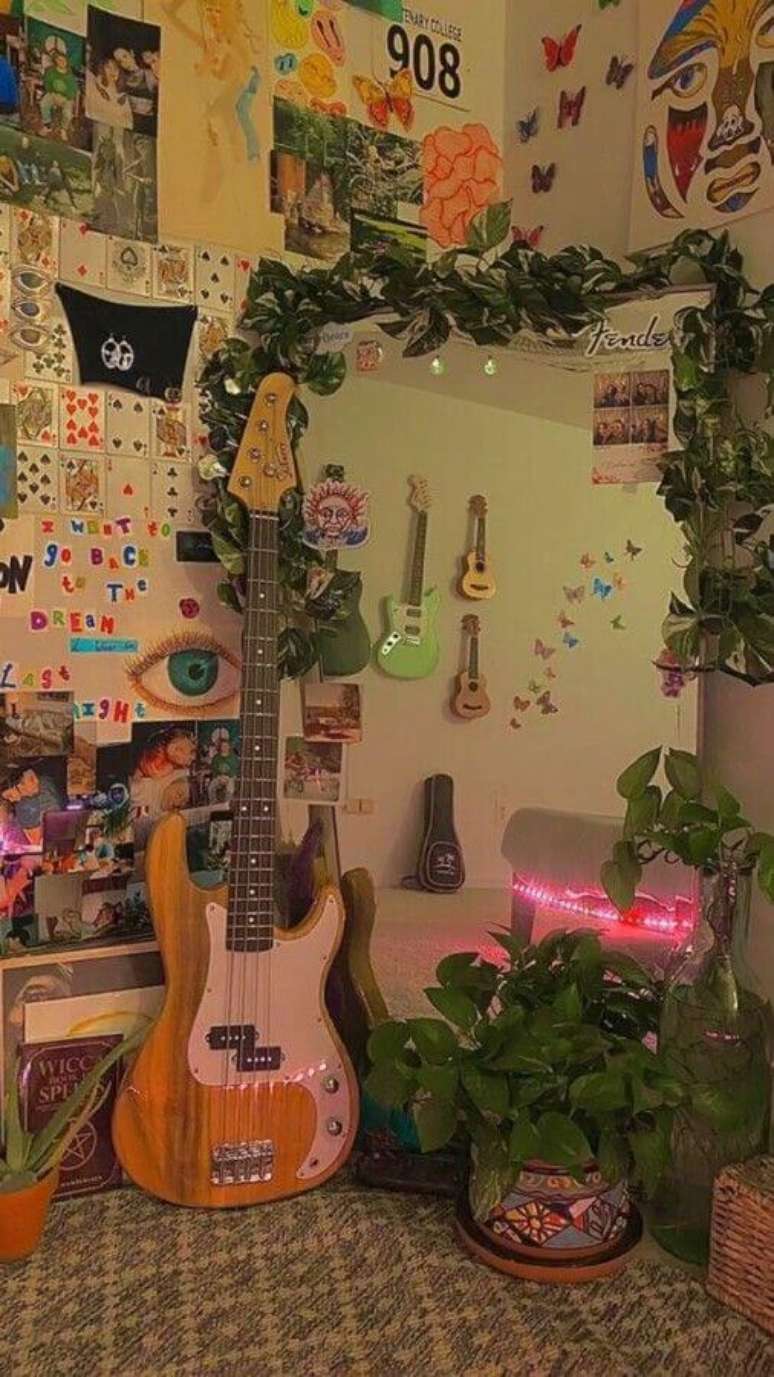 34. Quarto indie com espelho e plantas &ndash; Foto Estilo Proprio By Sir