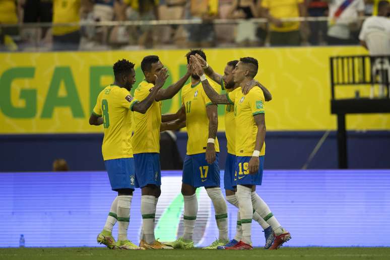 Jogadores da Seleção comemoram vitória contra o Uruguai