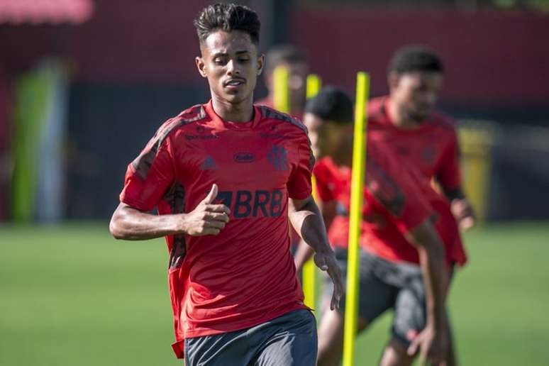 Gabriel Barros durante treino pelos profissionais do Flamengo, no Ninho do Urubu (Foto: Marcelo Cortes/Flamengo)