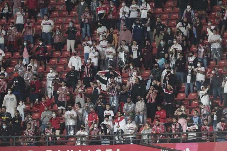 Torcida do São Paulo viveu de tudo no empate contra o Ceará (Foto: Flickr/São Paulo)