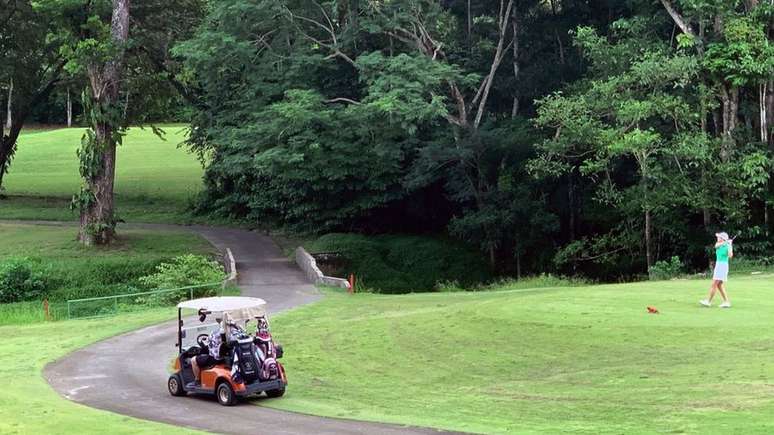 Alguns dos resorts de Puntarenas têm campos de golfe