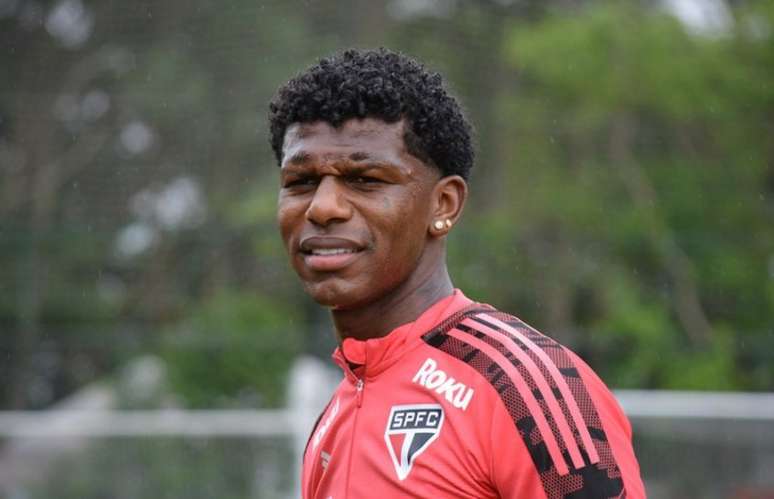 Arboleda está de volta ao São Paulo e deve jogar diante do Corinthians (Foto: Erico Leonan / saopaulofc.net)