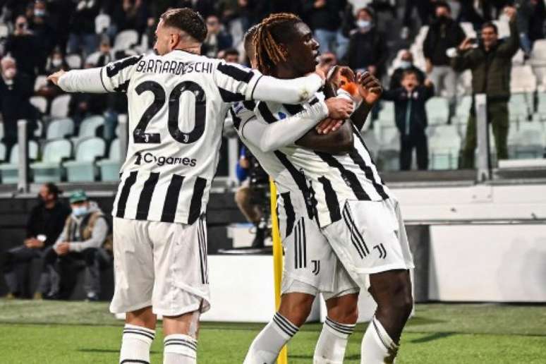 Juventus vence a Roma e segue na caça ao líder Napoli, que tem 10 pontos a mais (MARCO BERTORELLO / AFP)