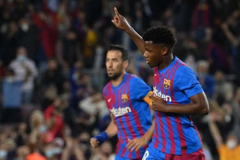 Ansu Fati fez o primeiro gol do Barcelona na partida contra o Valencia (Foto: LLUIS GENE / AFP)