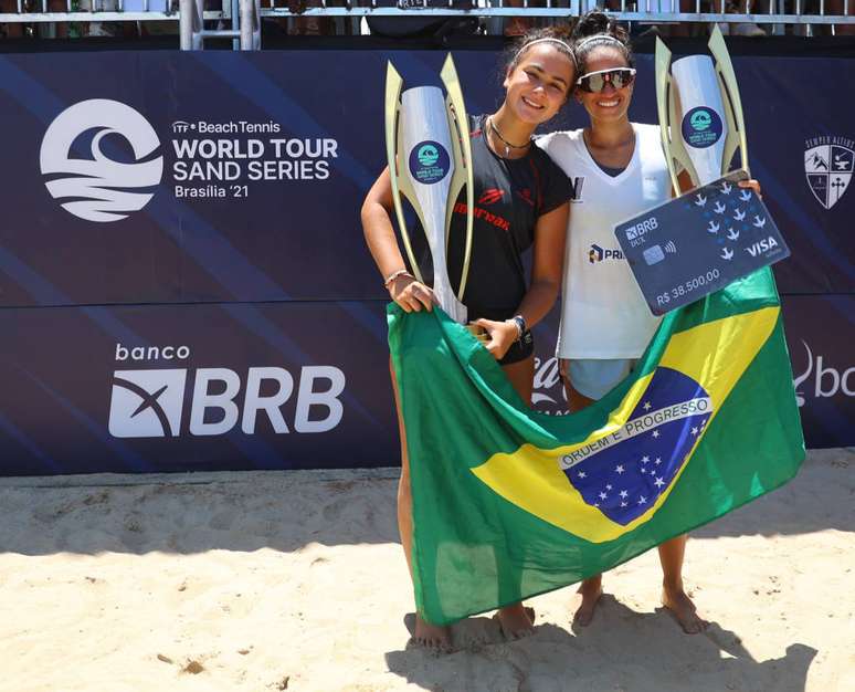 Vitória Marchezini e Marcela Vita superaram dupla italiana e se sagram campeãs do Grand Slam de Beach Tennis (Foto: Divulgação/Marcello Zambrana)