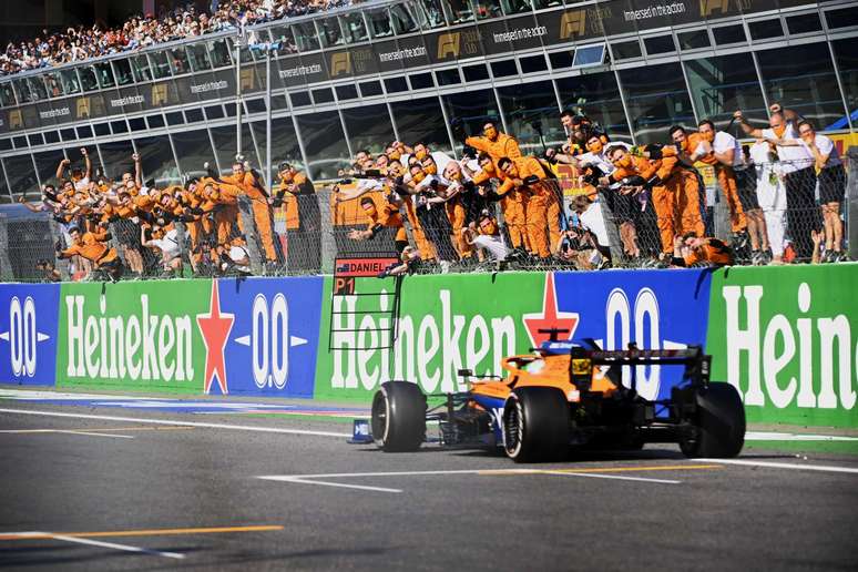 Daniel Ricciardo conquistou o primeiro pódio com a McLaren com uma vitória em Monza 
