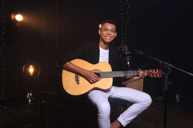 Jessé Aguiar é um dos melhores cantores gospel brasileiros