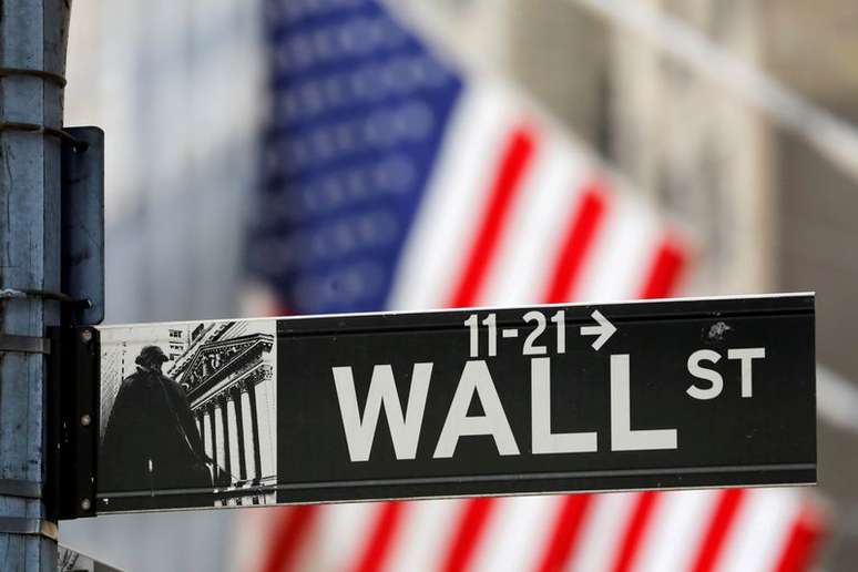 Placa de Wall Street en Nova York
 REUTERS/Andrew Kelly
