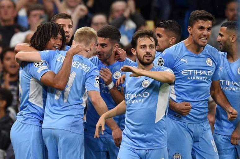 Manchester City chegou à final da última Champions League e busca repetir o feito este ano (Foto: OLI SCARFF / AFP)