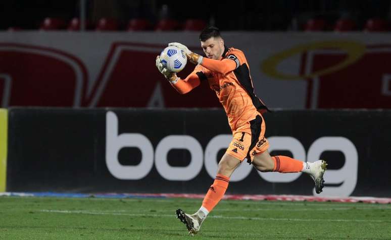 Tiago Volpi foi capitão do São Paulo e fez uma boa partida novamente (Foto: Rubens Chiri/saopaulofc.net)