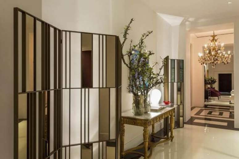 42. Sala com biombo espelhado – Foto Casa Cor 2016
