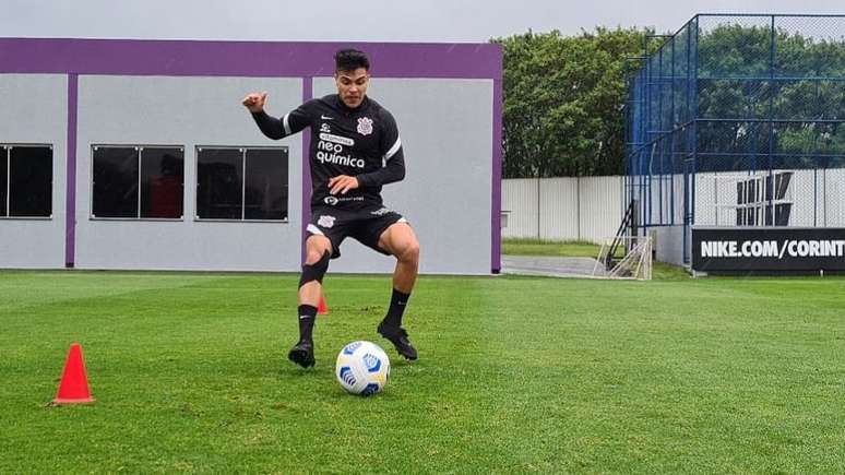 Roni iniciou processo de transição com a preparação física do Corinthians (Foto: Olavo Guerra/Ag. Corinthians)