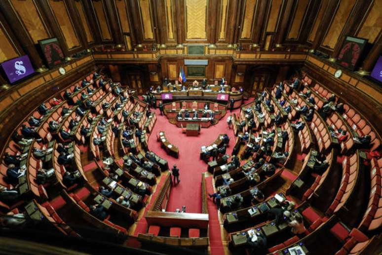 Mattarella promulga lei que reduz idade para votar ao Senado