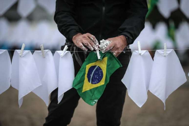 Protesto em homenagem às vítimas da Covid no Rio de Janeiro