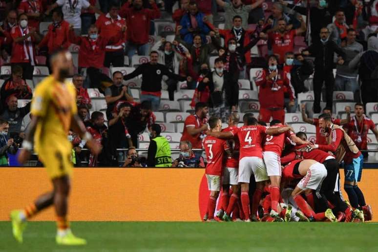 Benfica é tratado como zebra, mas chega animado para o jogo contra o Bayern (Foto: PATRICIA DE MELO MOREIRA / AFP)