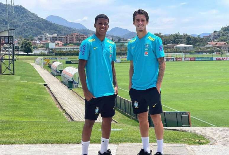 Andrey e Marlon Gomes, jogadores do Vasco, na Granja Comary, em Teresópolis – RJ (Foto: Divulgação/Vasco)