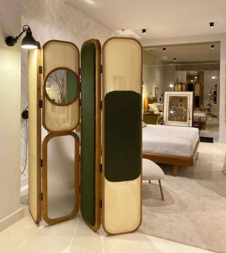 37. Quarto com biombo decorativo moderno – Foto Juca Mobilia