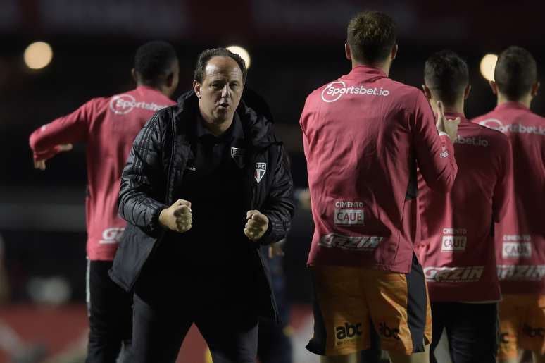 Rogério Ceni comemora vitória contra o Corinthians