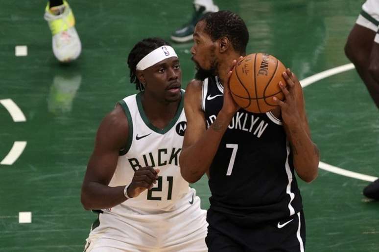 Kevin Durant em ação contra os Bucks (Stacy Revere / AFP)