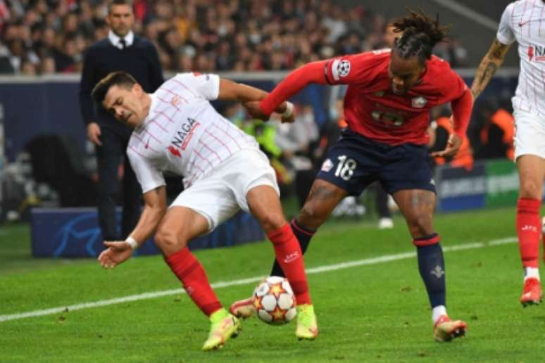 Sevilla foi aos três pontos e Lille agora tem dois pontos (Foto: DENIS CHARLET / AFP)