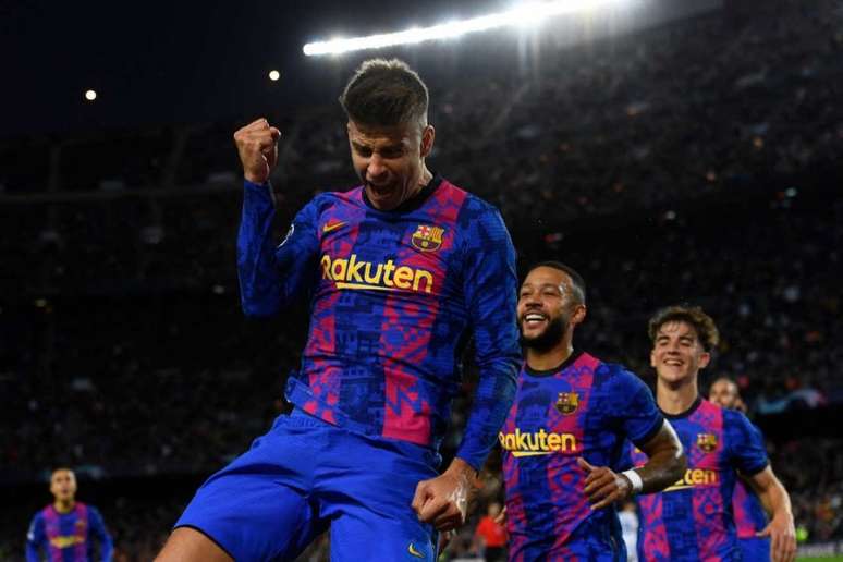 Piqué, do Barcelona, é o defensor com mais gols na história da Champions junto com Roberto Carlos (Foto: AFP)