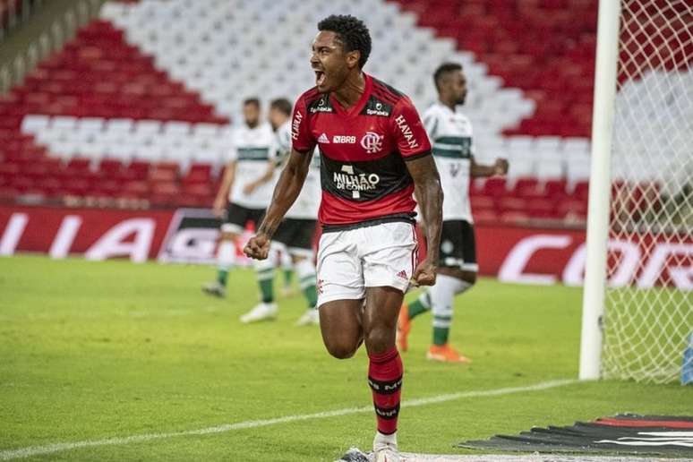 Vitinho não escondeu a vontade de conquistar a Copa do Brasil (Foto: Alexandre Vidal/Flamengo)