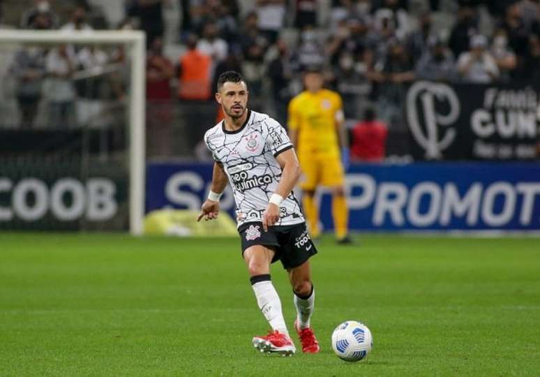 Corinthians precisa, em média, trocar 45 passes até finalizar no Brasileirão (Foto: Rodrigo Coca/Ag. Corinthians)