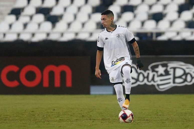 Hugo em ação pelo Botafogo (Foto: Vítor Silva/Botafogo)