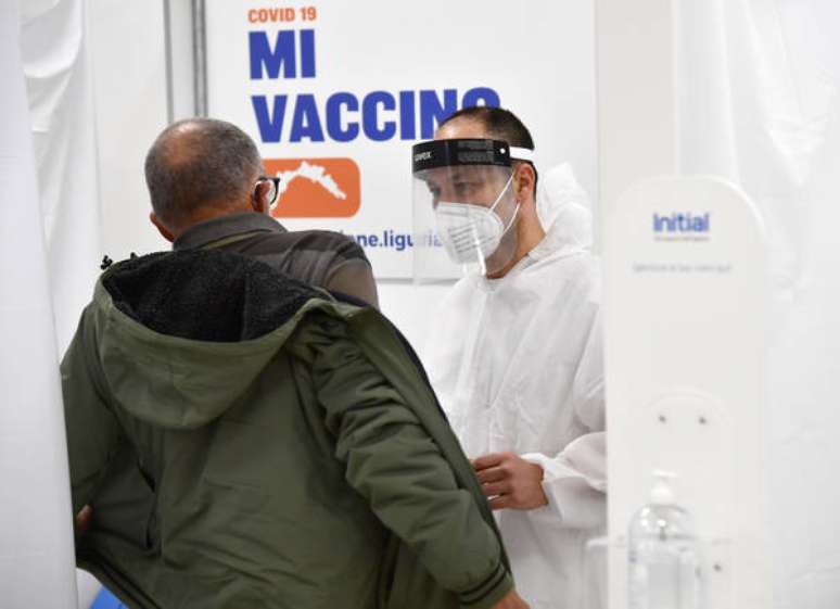 Posto de vacinação anti-Covid em Gênova