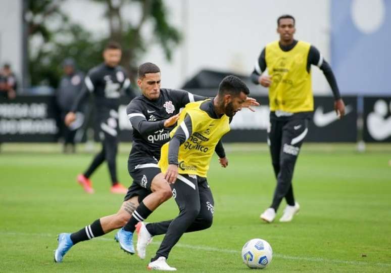 Corinthians treinou durante a tarde desta quarta-feira de olho no Internacional (Foto: Rodrigo Coca/Ag. Corinthians)