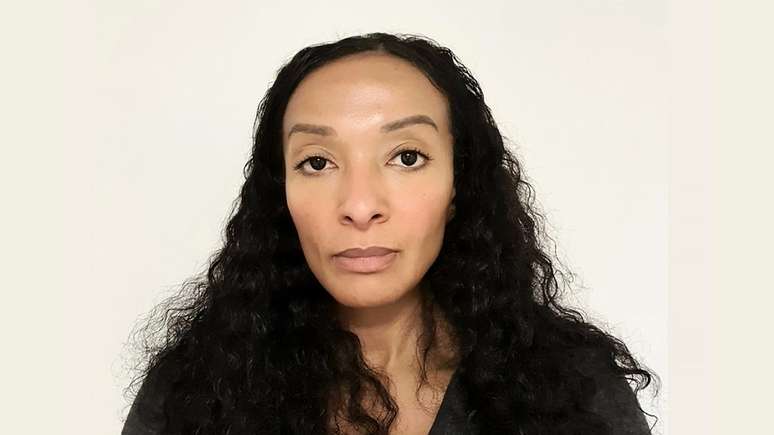 Fot&oacute;grafa Joanne Muhammad tamb&eacute;m se submeteu ao tratamento