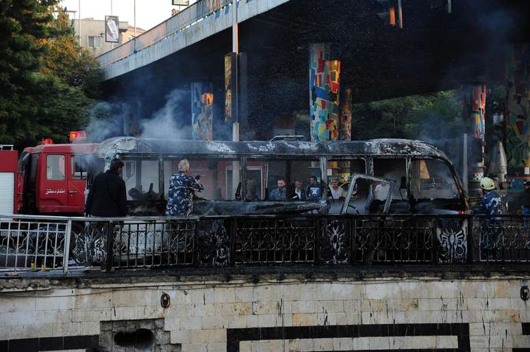 Veículo foi atingido por duas bombas