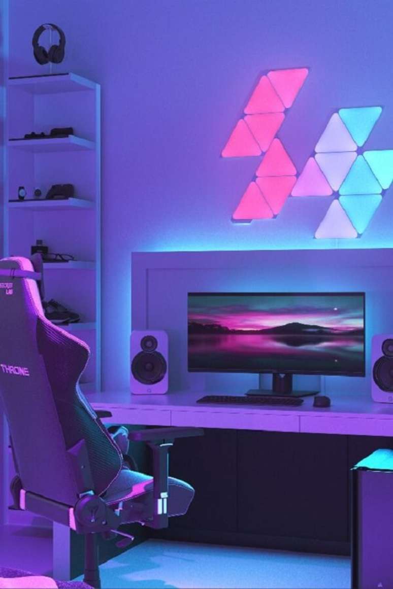 32. Invista no conforto na hora de montar seu quarto gamer feminino. Fonte: Nanoleaf