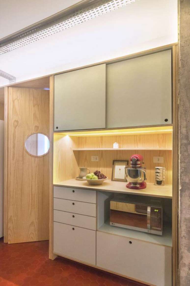 28. Prateleira com led na cozinha moderna &ndash; Foto In&aacute; Arquitetura