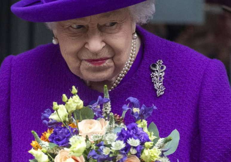 Elizabeth II terá que ficar de repouso por alguns dias