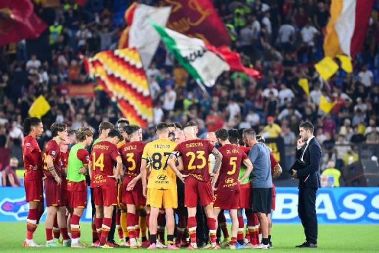 Roma lidera o grupo C da Conference League com seis pontos (Foto: VINCENZO PINTO/AFP)