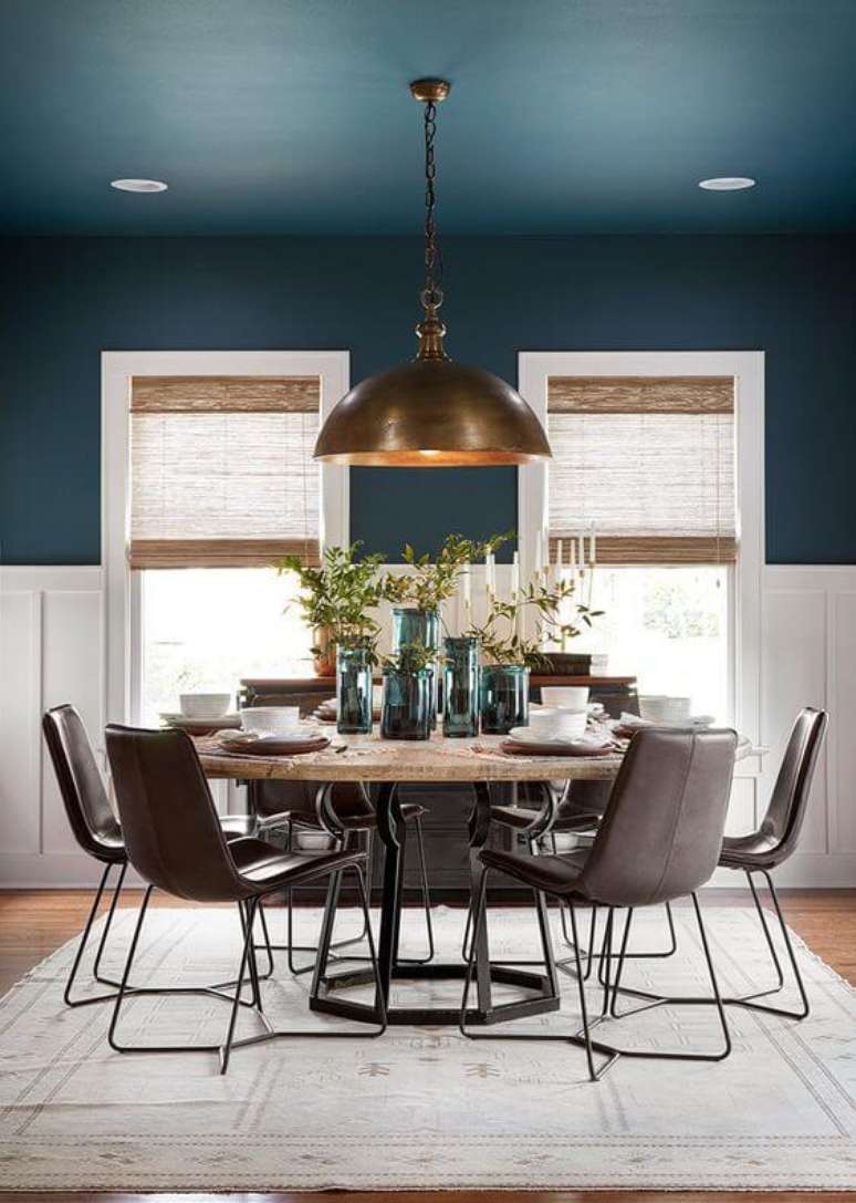 48. Sala de jantar marrom e azul – Foto Trendu Home